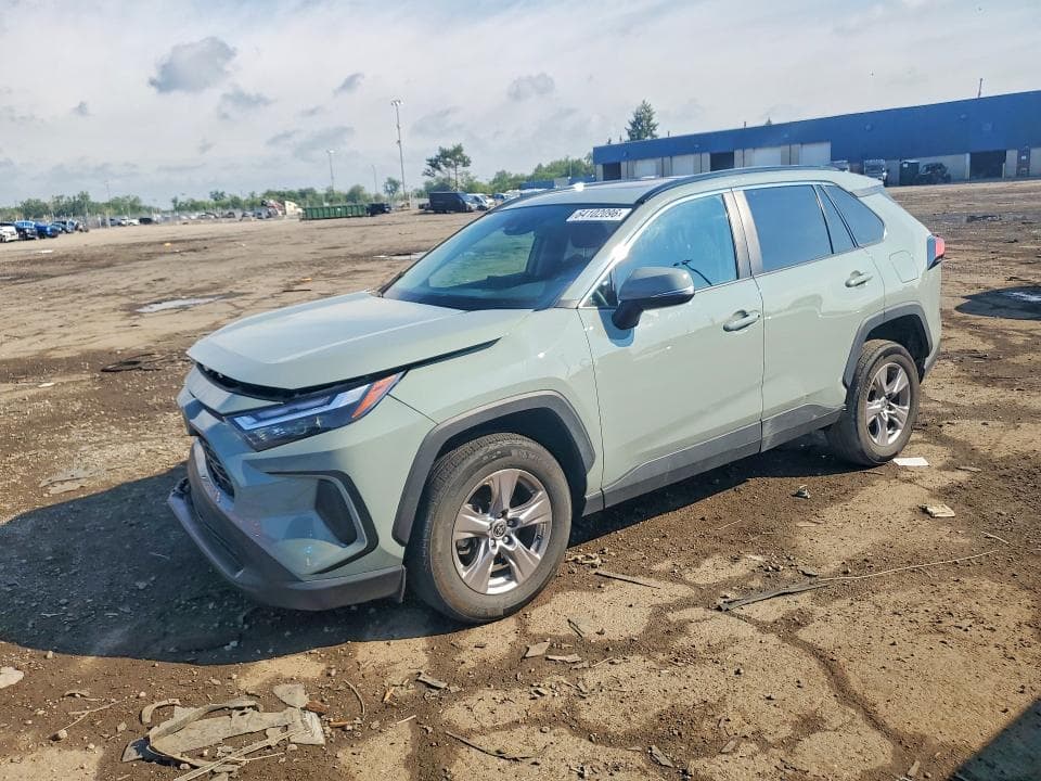 2022 TOYOTA RAV4 XLE - 1
