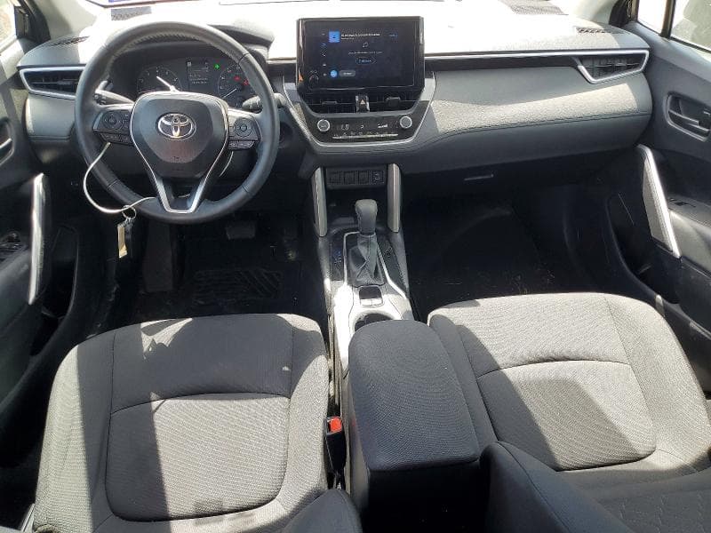 2025 TOYOTA COROLLA CROSS LE 8
