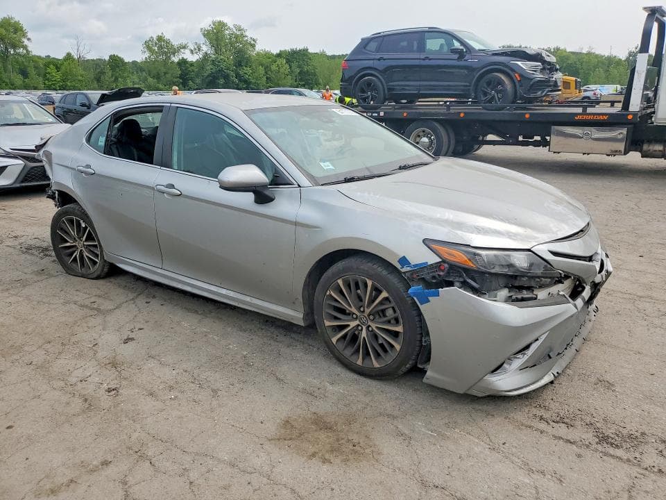 2021 TOYOTA CAMRY SE 4