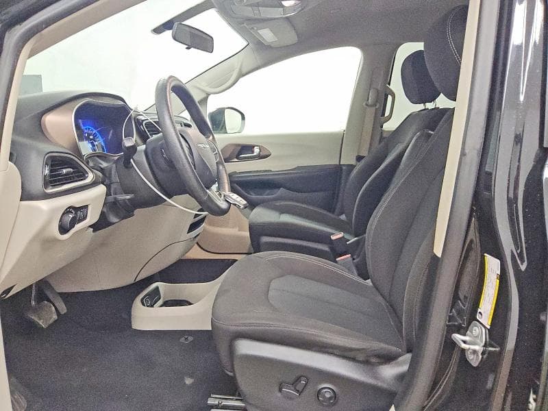 2021 CHRYSLER VOYAGER LX 7