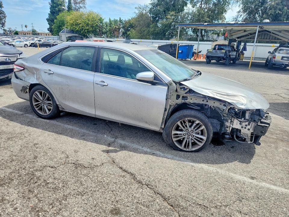2017 TOYOTA CAMRY HYBRID SE 4