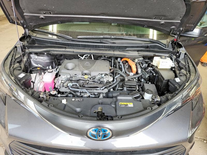 2025 TOYOTA SIENNA LE 12