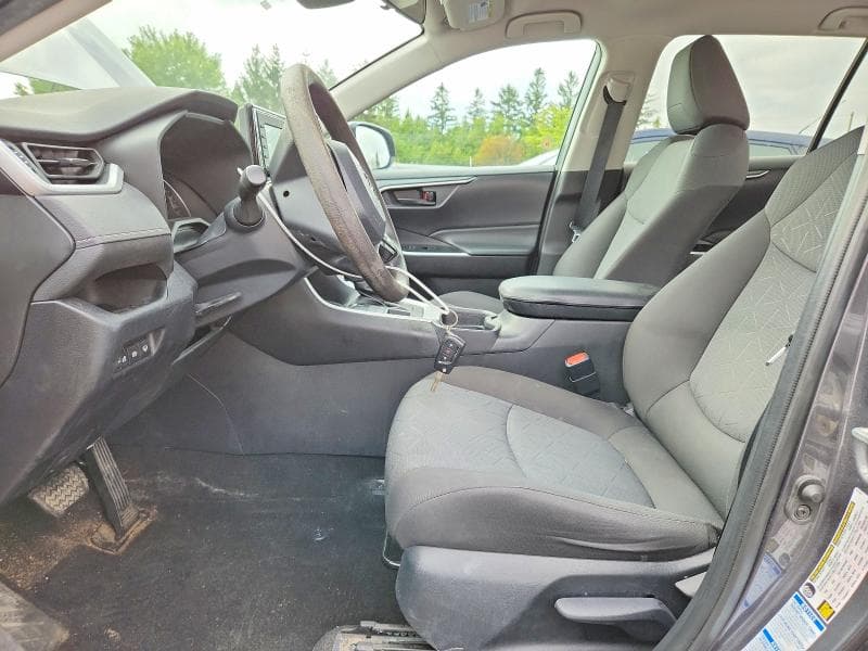 2020 TOYOTA RAV4 LE 7