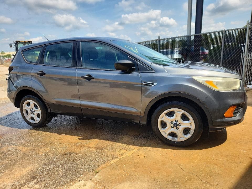 2017 FORD ESCAPE S 4