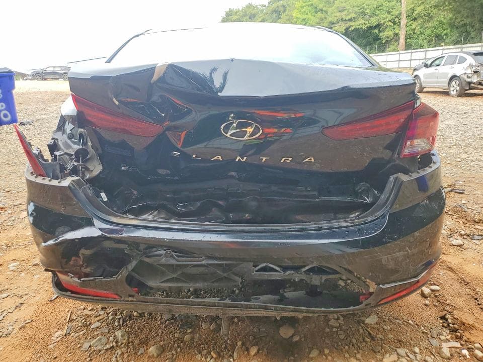 2020 HYUNDAI ELANTRA SE 6