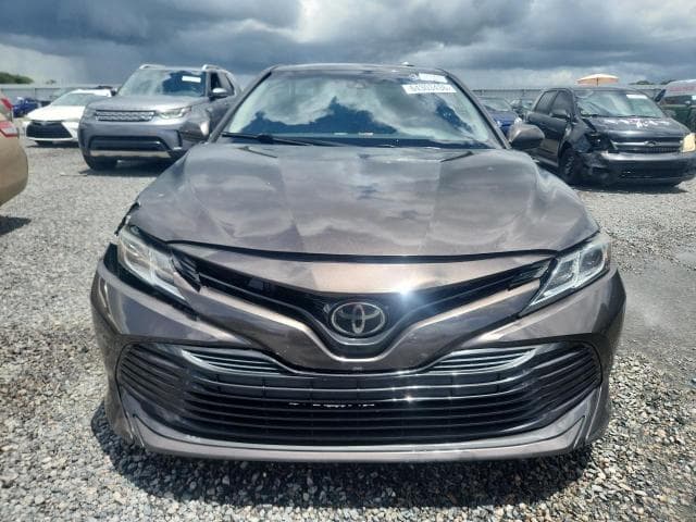 2018 TOYOTA CAMRY LE 5