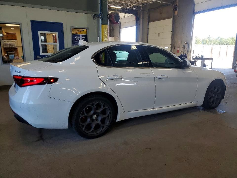 2017 ALFA ROMEO GIULIA Q4 3