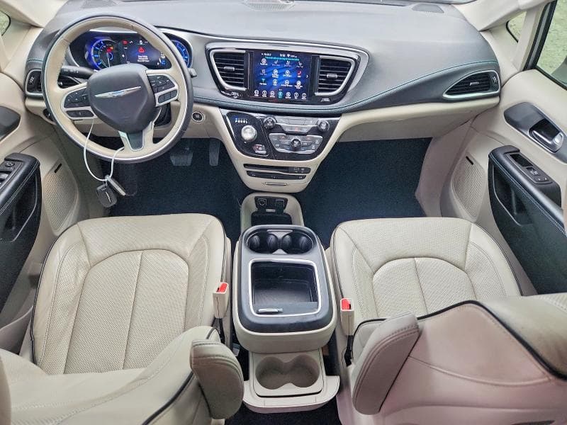 2018 CHRYSLER PACIFICA HYBRID LIMITED 8