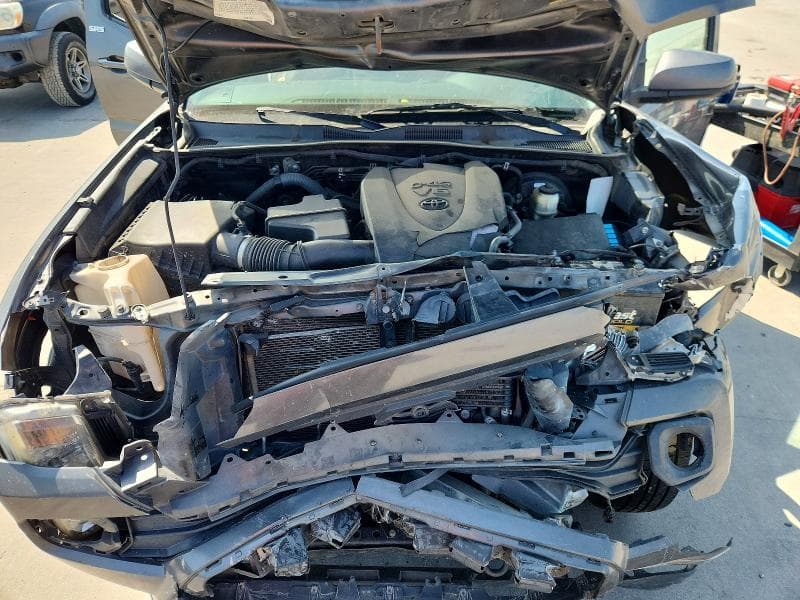 2017 TOYOTA TACOMA SR5 V6 11