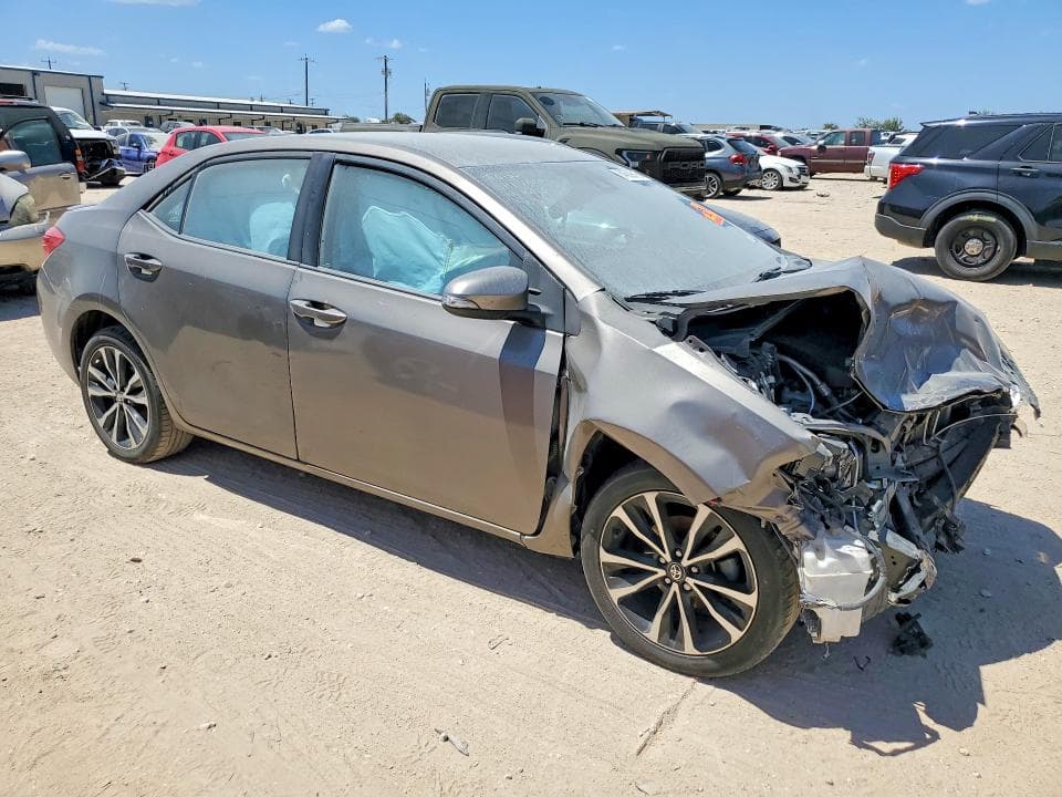 2017 TOYOTA COROLLA SE 4