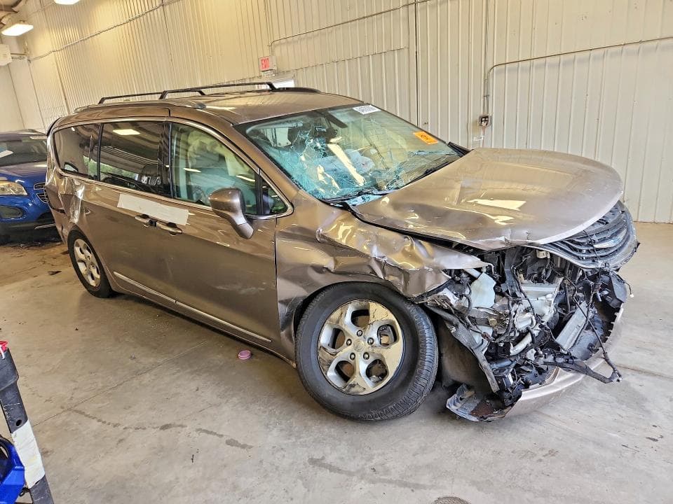 2018 CHRYSLER PACIFICA HYBRID TOURING L 4