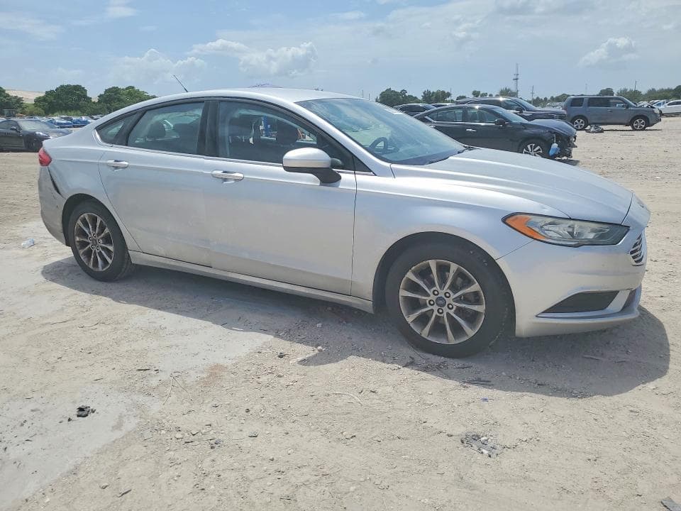 2017 FORD FUSION SE 4