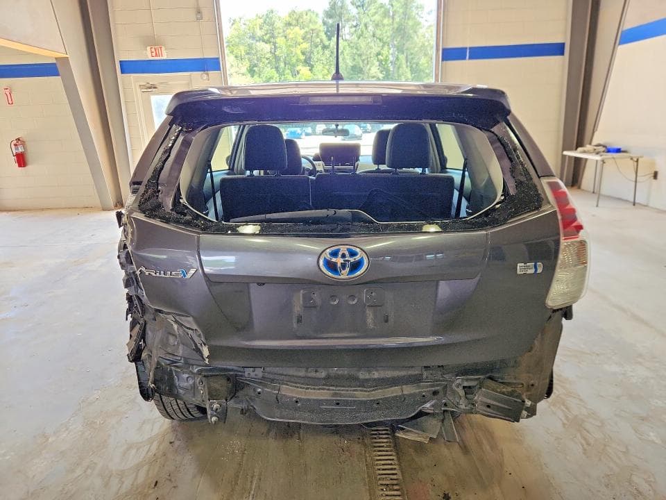 2017 TOYOTA PRIUS V TWO 6