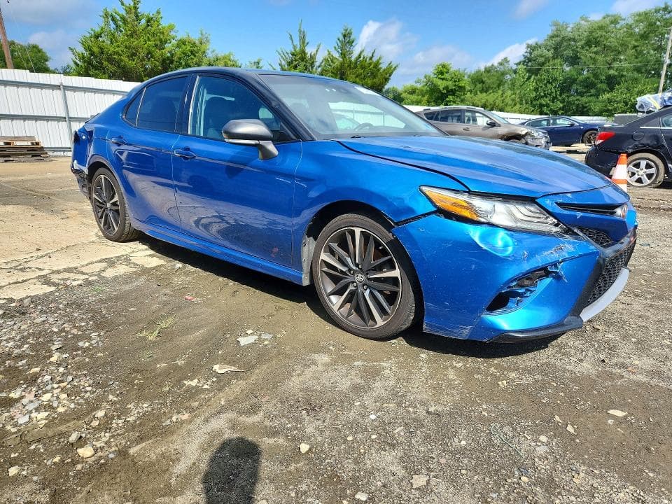 2018 TOYOTA CAMRY XSE 4