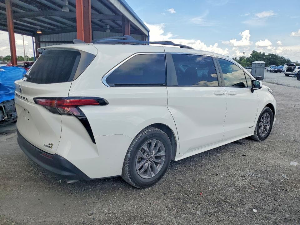 2021 TOYOTA SIENNA LE PLUS PACKAGE 3