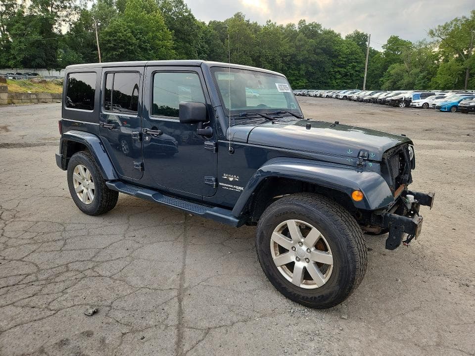 2018 JEEP WRANGLER UNLIMITED SAHARA 4