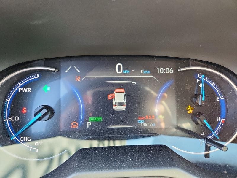 2025 TOYOTA RAV4 HYBRID XLE 9