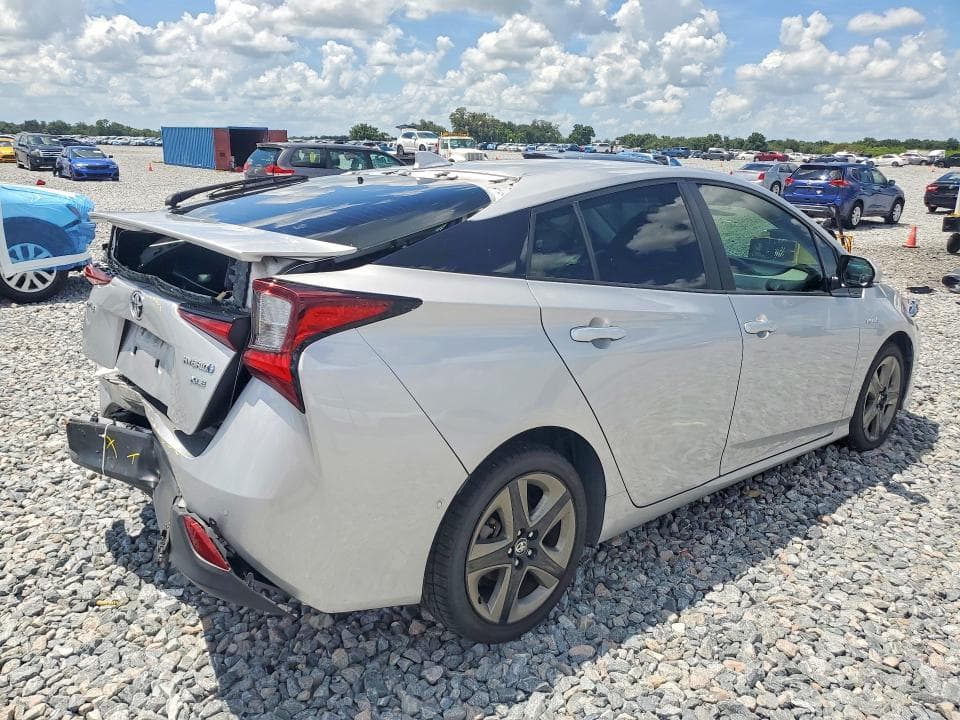 2019 TOYOTA PRIUS XLE 3