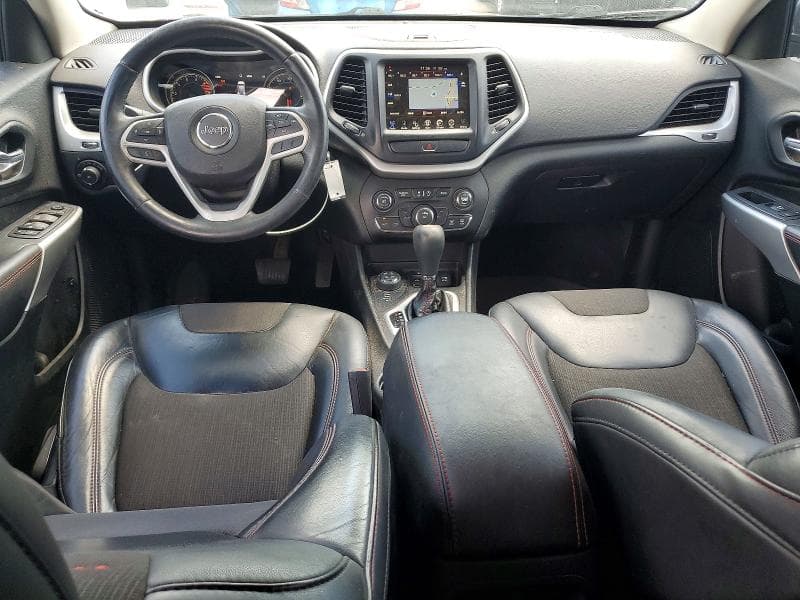 2017 JEEP CHEROKEE TRAILHAWK 8