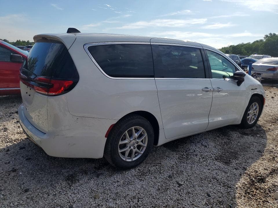 2024 CHRYSLER PACIFICA TOURING L 3