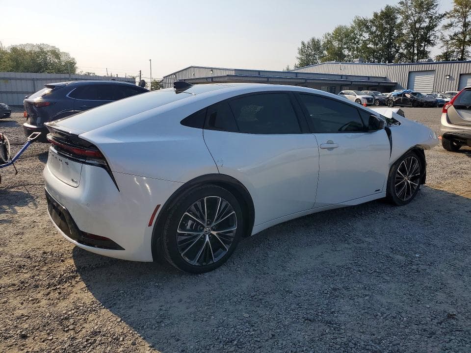 2024 TOYOTA PRIUS XLE 3