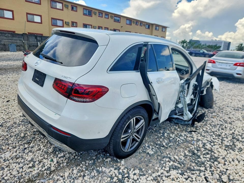 2022 MERCEDES-BENZ GLC 300 3