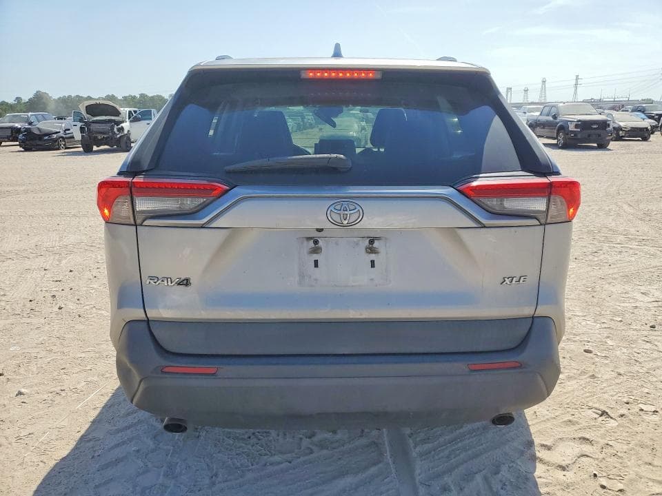 2020 TOYOTA RAV4 XLE PREMIUM 6