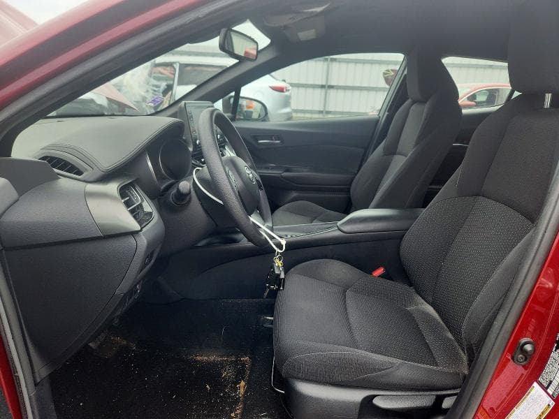 2019 TOYOTA C-HR LE 7
