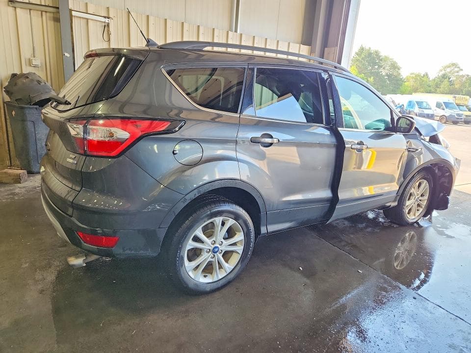 2018 FORD ESCAPE SE 3
