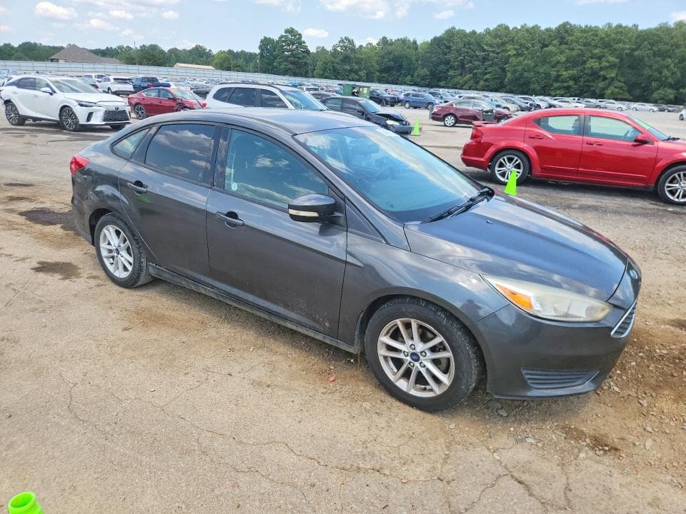 2017 FORD FOCUS SE 4