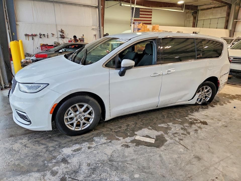 2023 CHRYSLER PACIFICA TOURING - 1