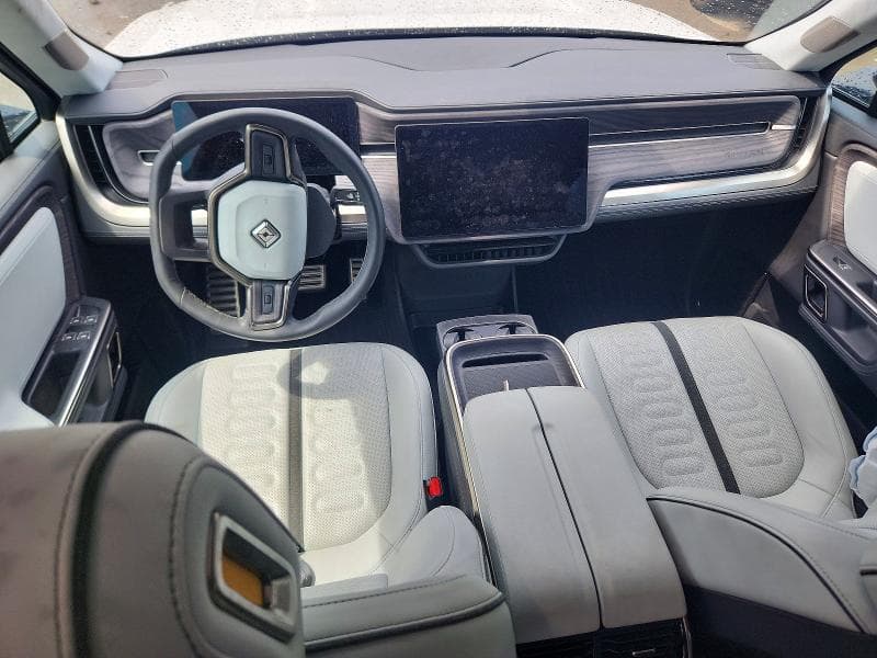 2023 RIVIAN R1S ADVENTURE 8