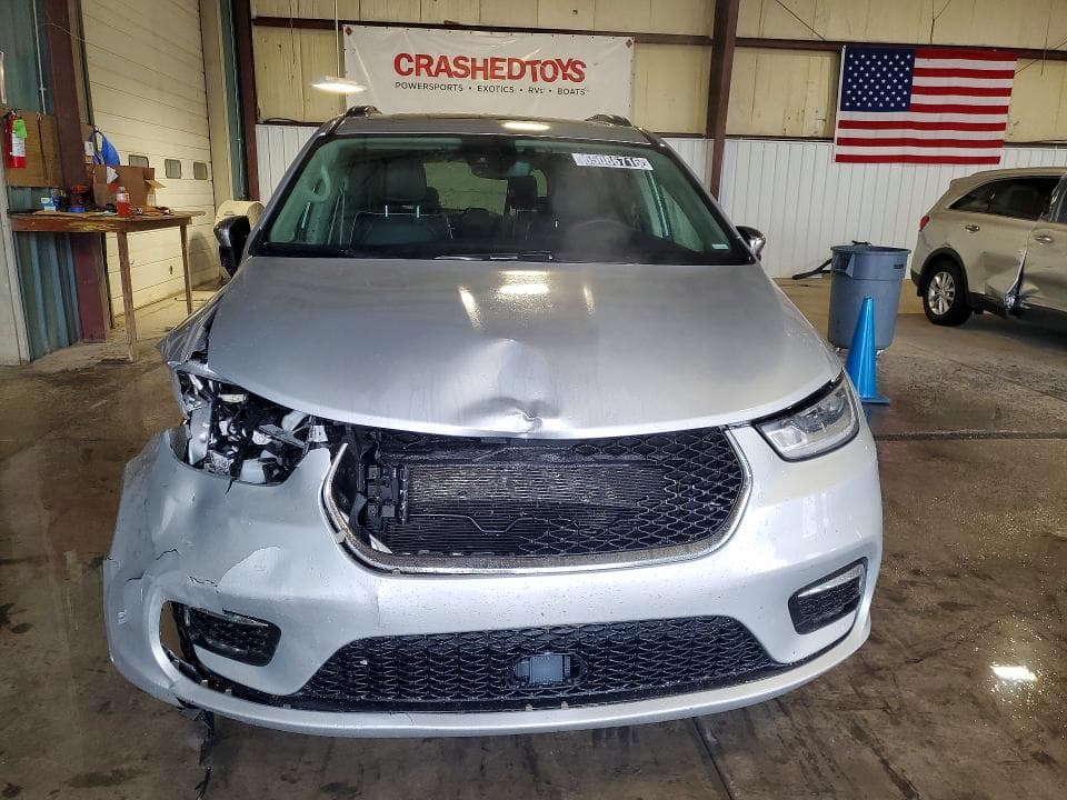 2023 CHRYSLER PACIFICA LIMITED 5