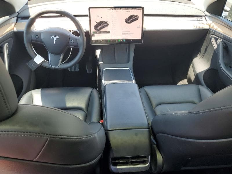2023 TESLA MODEL Y 8