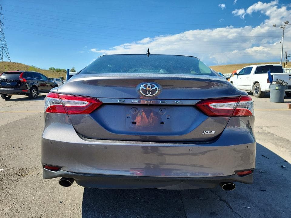 2020 TOYOTA CAMRY XLE 6