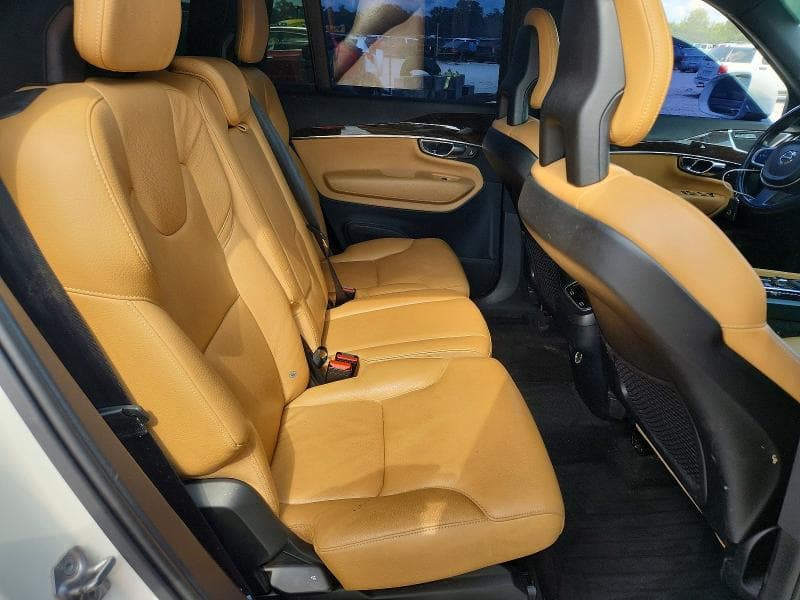 2017 VOLVO XC90 T6 11