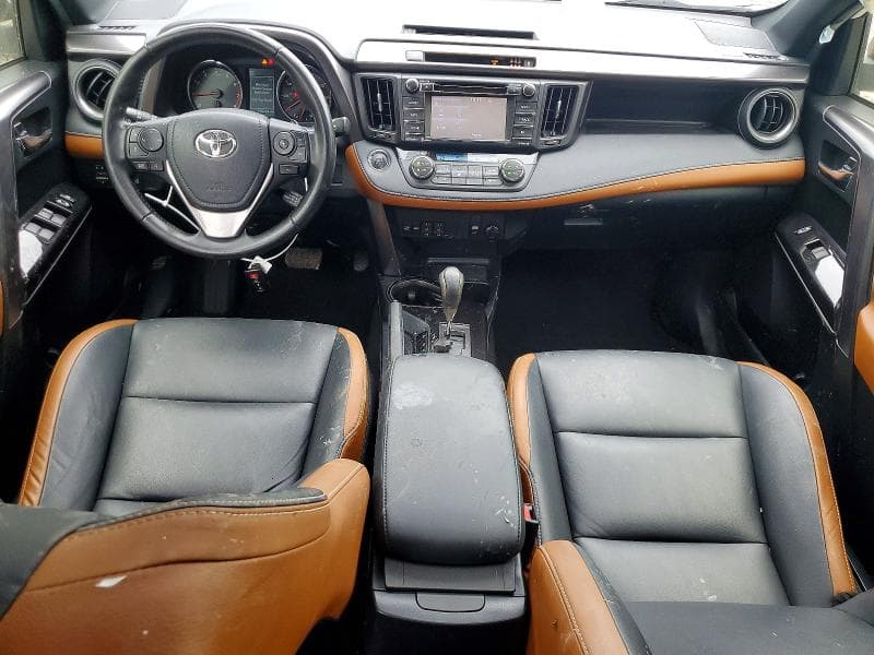 2017 TOYOTA RAV4 SE 8