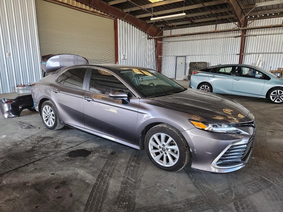 2022 TOYOTA CAMRY LE 4