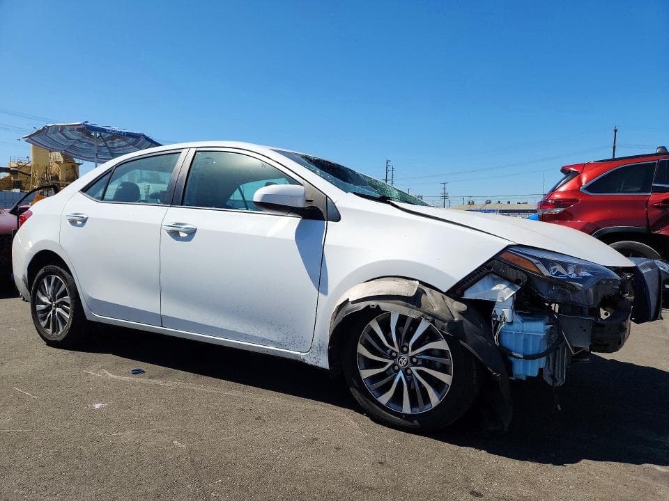 2018 TOYOTA COROLLA XLE 4