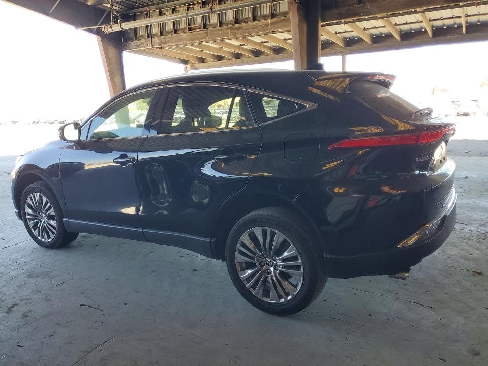 2022 TOYOTA VENZA XLE 2