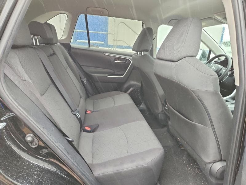 2024 TOYOTA RAV4 XLE 10