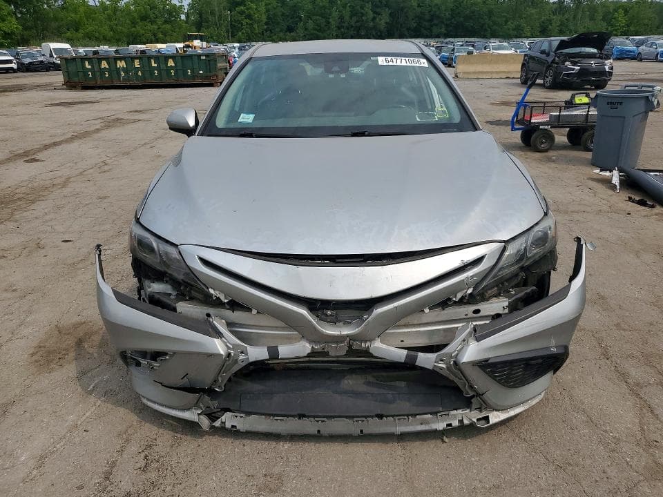 2021 TOYOTA CAMRY SE 5