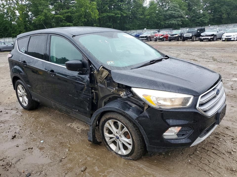 2017 FORD ESCAPE SE 4