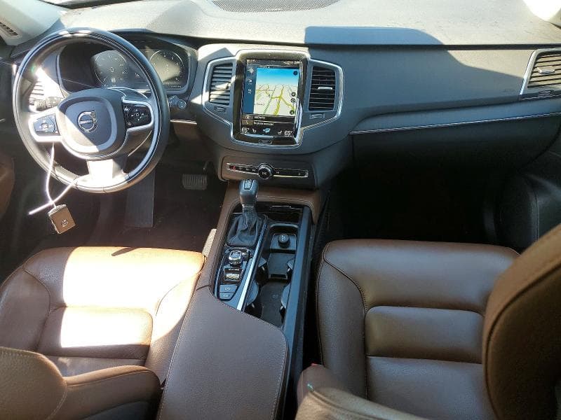 2020 VOLVO XC90 T6 MOMENTUM 8