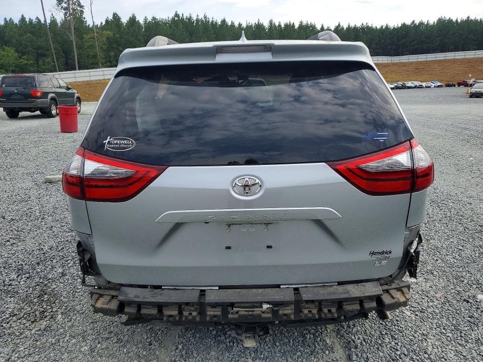 2020 TOYOTA SIENNA LE 6