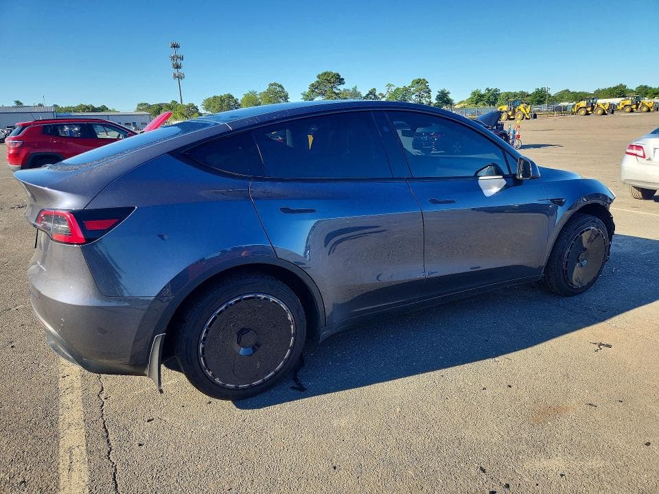 2023 TESLA MODEL Y 3