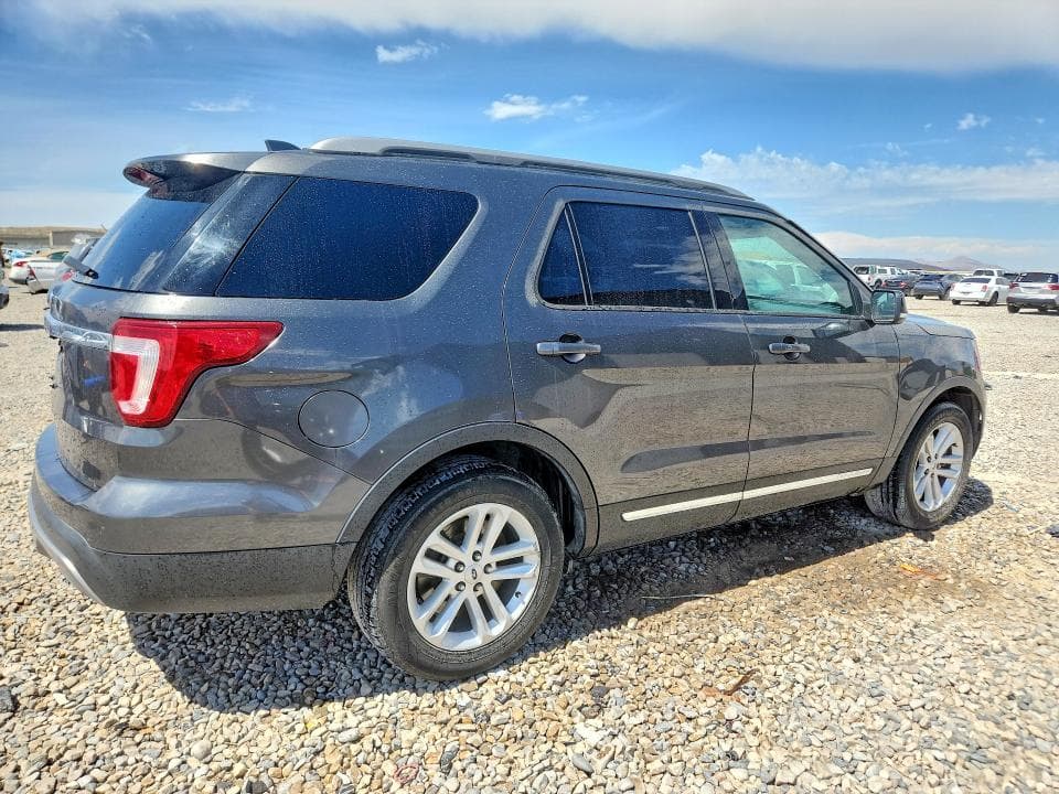 2017 FORD EXPLORER XLT 3