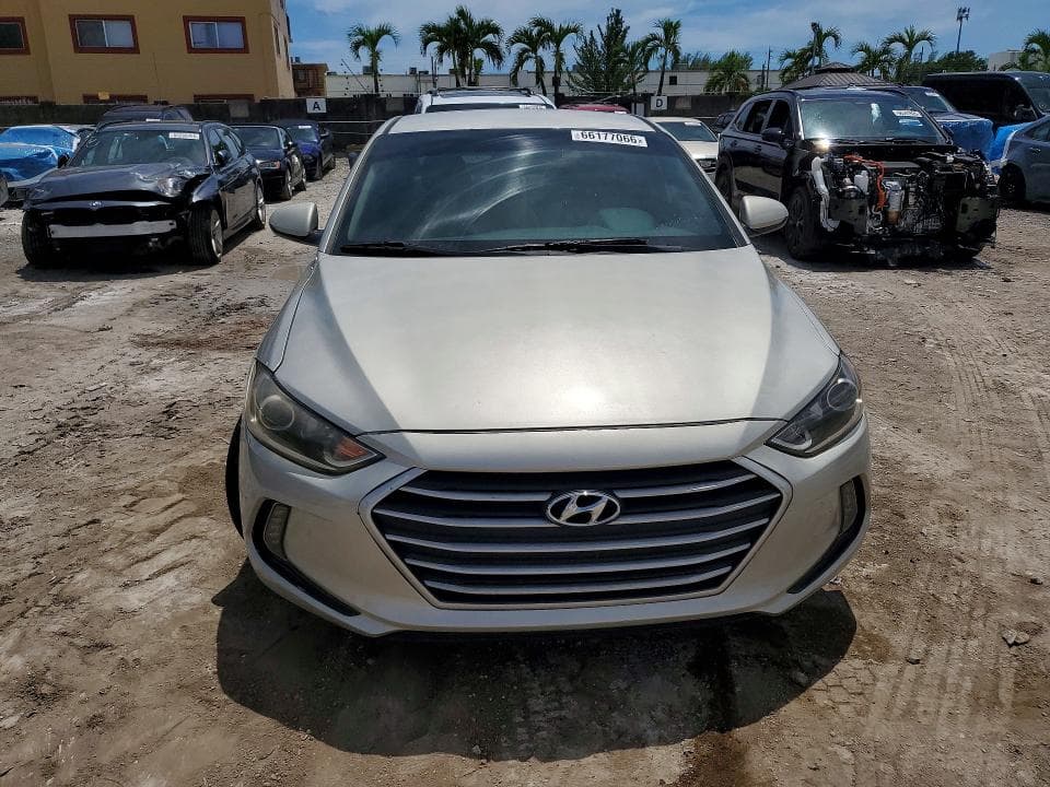 2017 HYUNDAI ELANTRA SE 5