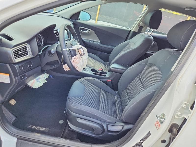2018 KIA NIRO LX 7