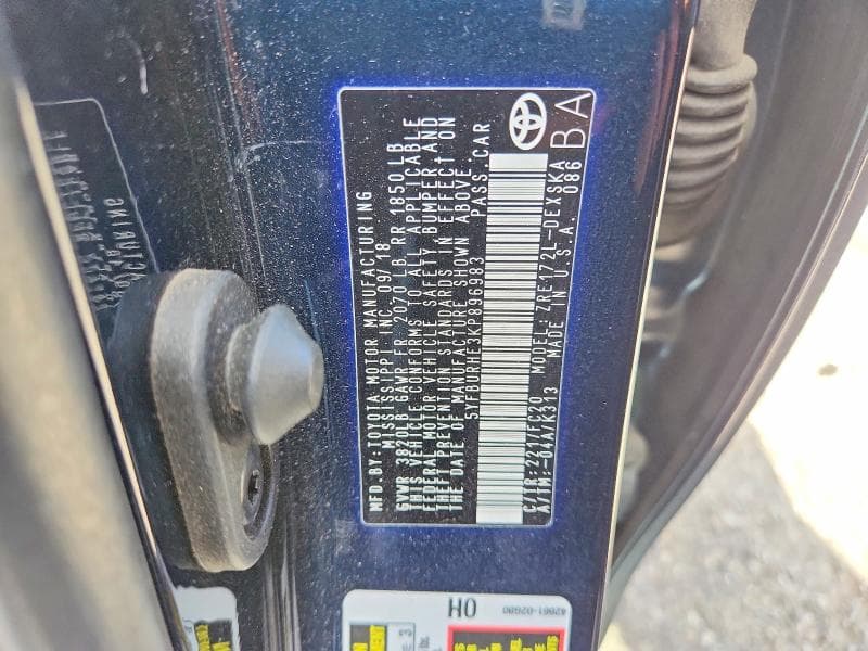 2019 TOYOTA COROLLA SE 12